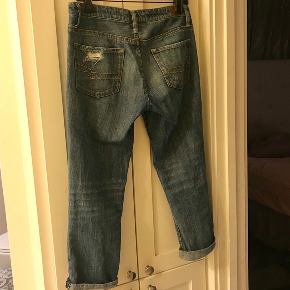 American Eagle Cropped Distressed Boyfriend Jeans - Picture 4 of 5